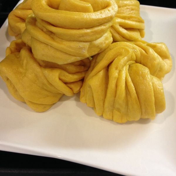 好好吃的-黃金花捲 : Momo一起做