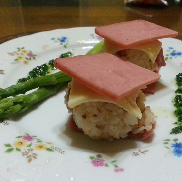 火腿玉米飛碟堡[台灣良質米] : 廖尾巴一起做