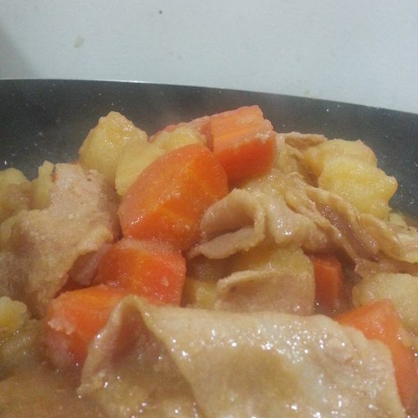 曰式豬肉燉馬鈴薥《肉じゃが》：曾伶靜 一起做