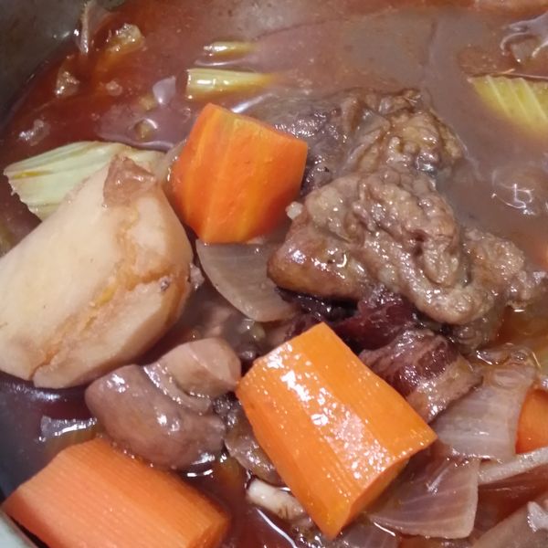 紅酒燉牛肉：陳太太的菜菜味 一起做