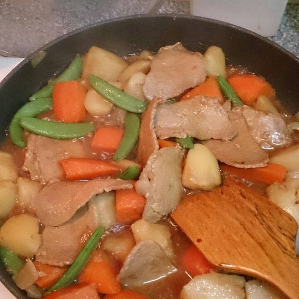 曰式豬肉燉馬鈴薥《肉じゃが》：Polly Wang 一起做