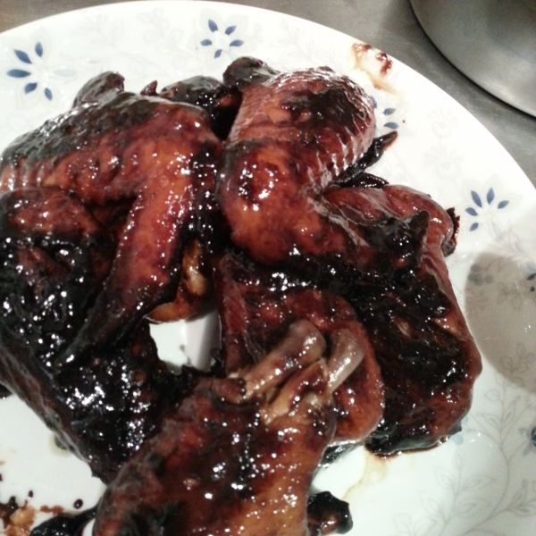 【粉豬兒】照燒雞翅 : 吳美美一起做