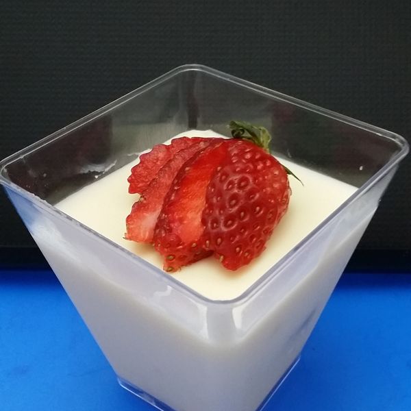 ♥開動 with Kat♥草莓提拉米蘇[不需烤箱]：Amy Ho 一起做