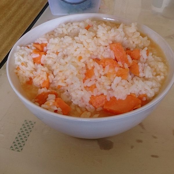 ㄚ曼達的廚房~地瓜粥 : 迪龍一起做