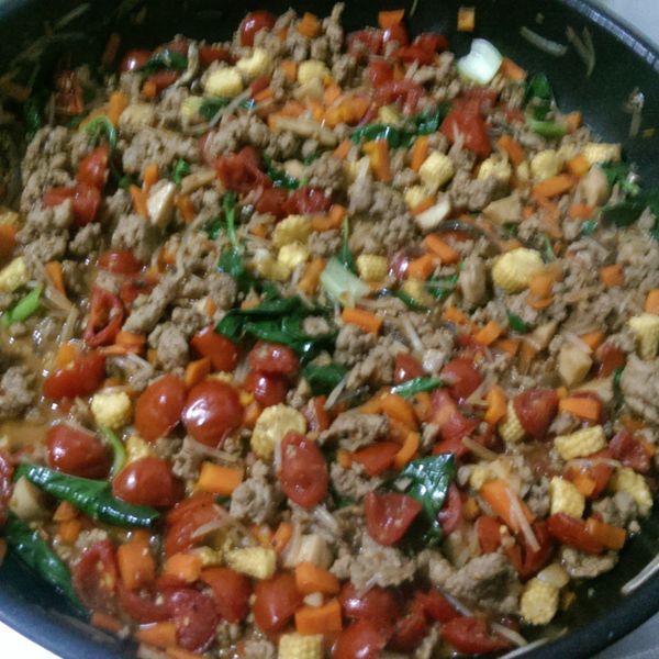 扒完三碗飯! 泰式打拋豬 食譜 : 郭君義一起做