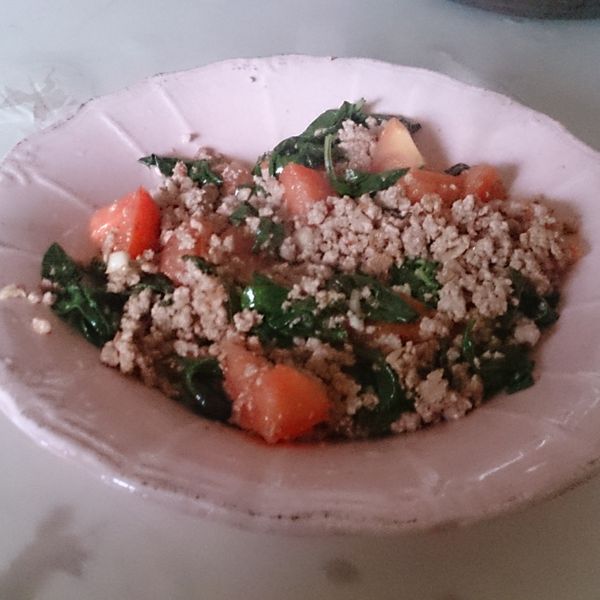 扒完三碗飯! 泰式打拋豬 食譜 : 迪龍一起做