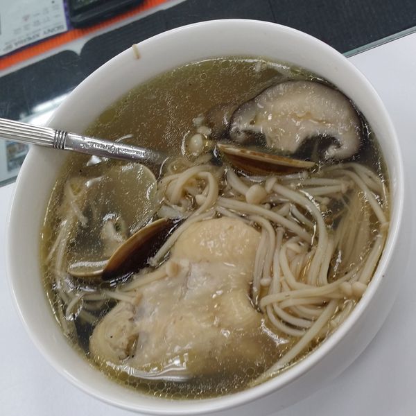 蒜頭香菇雞湯 : 雁子一起做