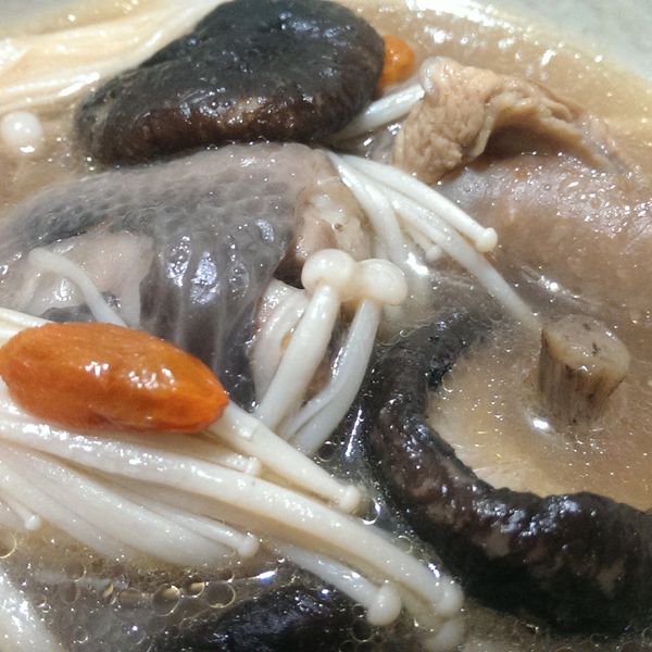 菇菇養生麻油雞 : 薇漪一起做