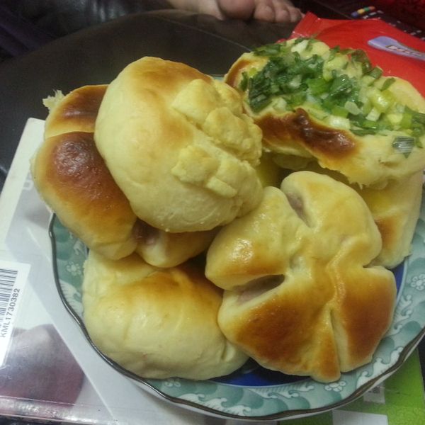 甜式麵包-蔥花麵包&義式火腿玉米麵包&椰子葡萄乾麵包：周小瑕 一起做