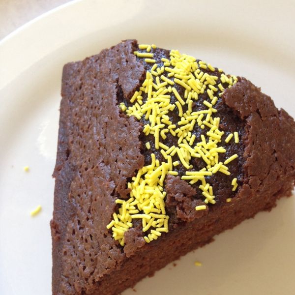 簡易6吋巧克力蛋糕 : 安安一起做