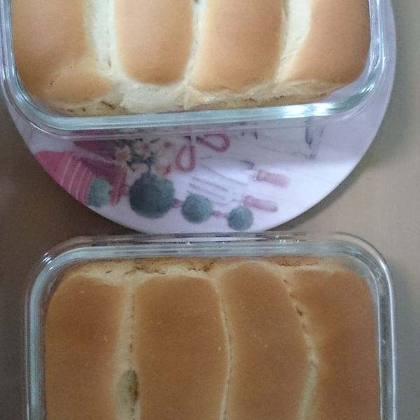 牛奶麵包。樂扣樂扣耐熱玻璃保鮮盒 : eileenkuo一起做