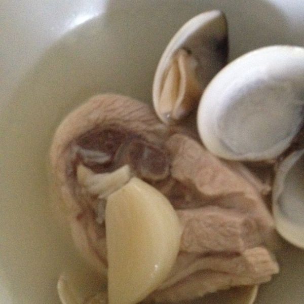 元氣蒜頭雞湯：Raiein 一起做