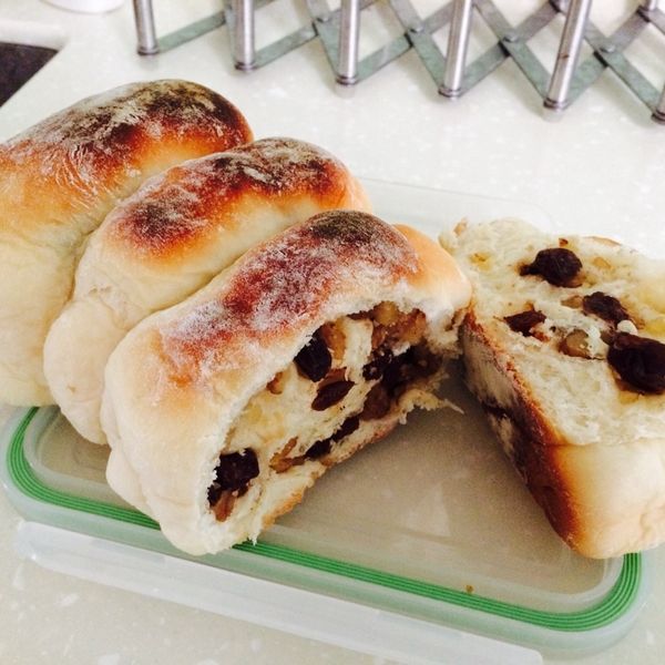 牛奶麵包。樂扣樂扣耐熱玻璃保鮮盒 : wen wen一起做