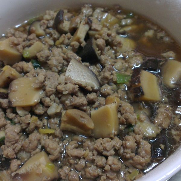 力力隨意煮-炒香菇肉燥 : Xiuyi Huang一起做