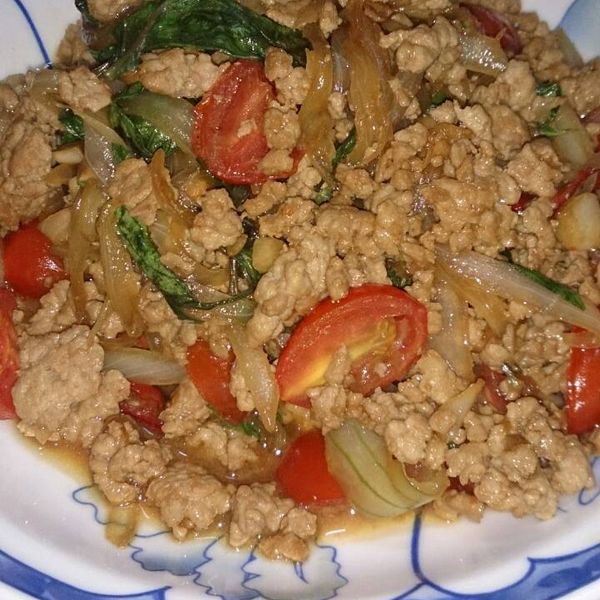 扒完三碗飯! 泰式打拋豬 食譜 : 劉佩欣一起做