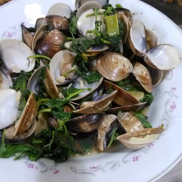 [Serena 上菜]九層塔炒海瓜子：Lu Lu Lin 一起做