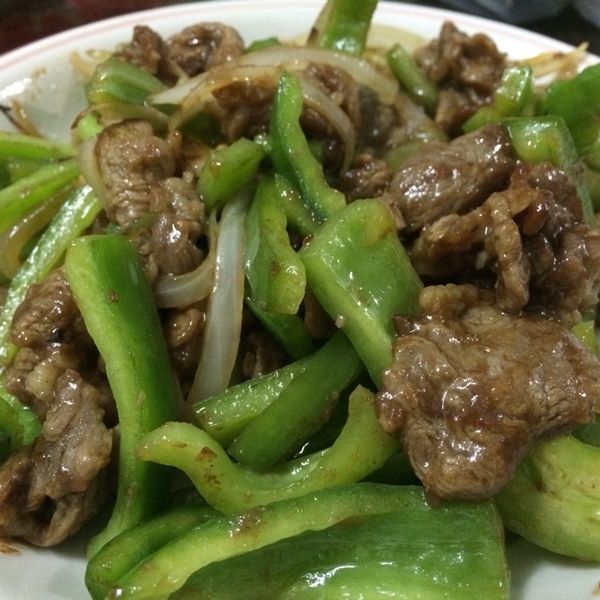 宅男大主廚 ─ 青椒炒牛肉絲 feat. 沙茶：tsubasa 一起做