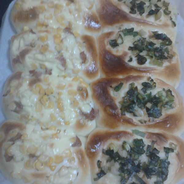 甜式麵包-蔥花麵包&義式火腿玉米麵包&椰子葡萄乾麵包：周小花 一起做