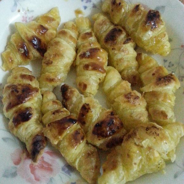 市售酥皮做♫~迷你可頌~♫ : 吳麗梅一起做