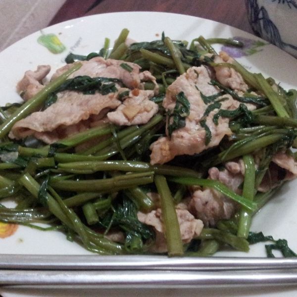 【厚生廚房】空心菜炒肉片 : 張美琦一起做