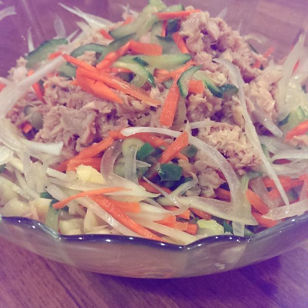 麗娟烘焙屋~~涼拌洋蔥鮪魚 : 賴瀅如一起做