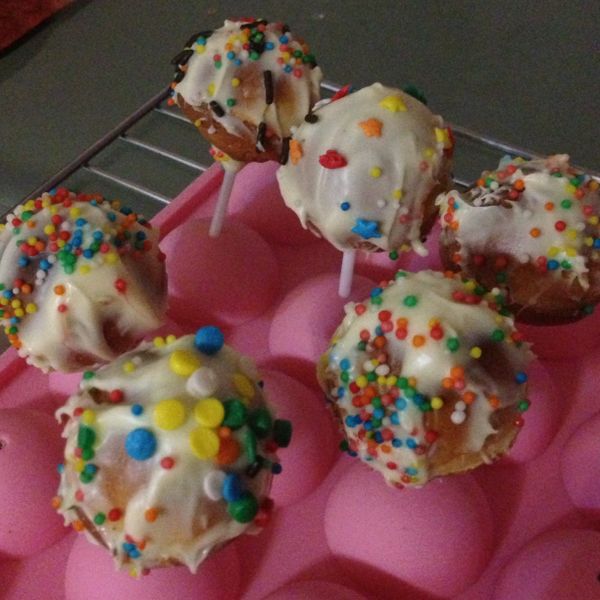 棒棒糖蛋糕 (Cake Pops)：Fanny Leong 一起做