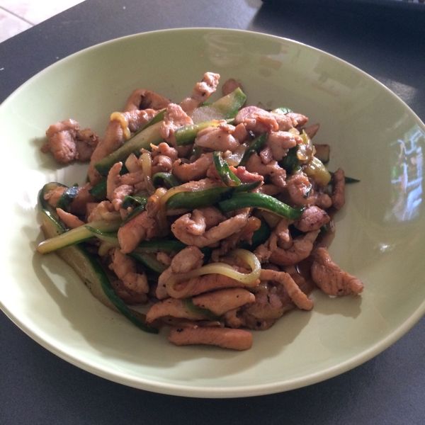 小黃瓜炒肉片：羅柚型 一起做