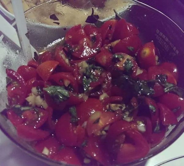 [Yun。在廚房]醋拌mini番茄蘿勒：何莉雯 一起做