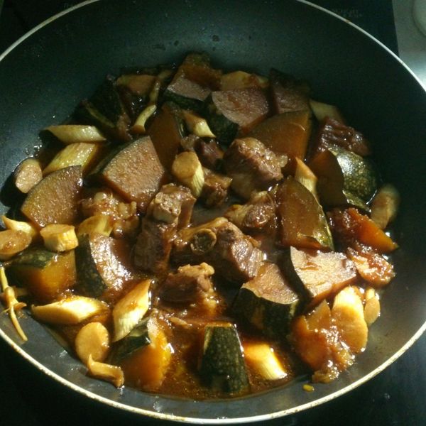 南瓜燒排骨 : 懶懶小肥子一起做