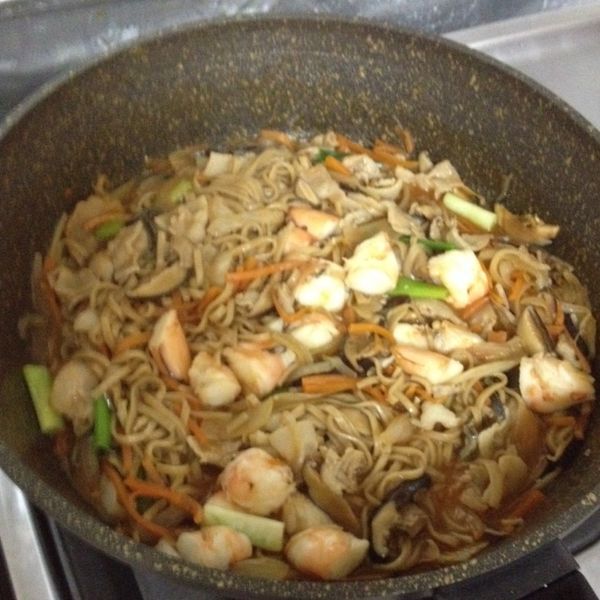 什錦炒麵 : Dona Hu一起做