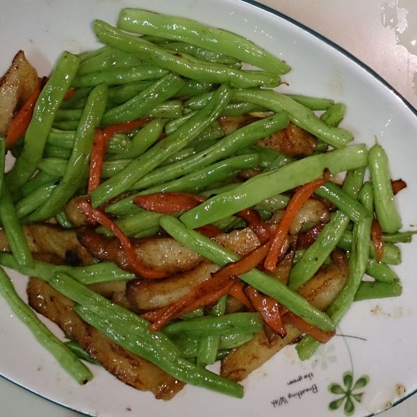 蒜香奶油甜不辣炒四季豆：Sandy Hu 一起做