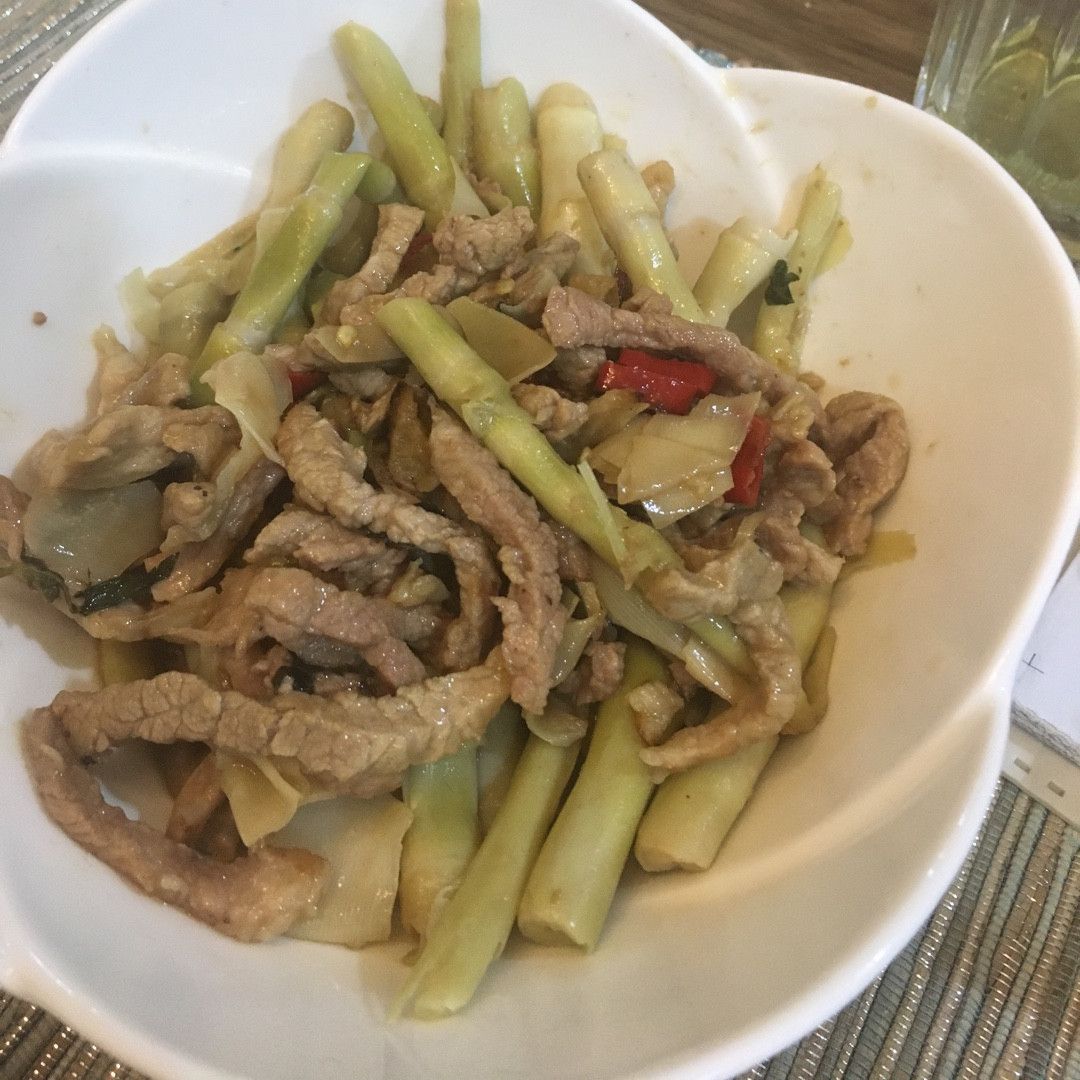 成天遊走在廚房的貓 一起做