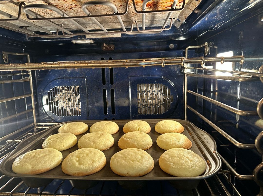 成天遊走在廚房的貓 一起做