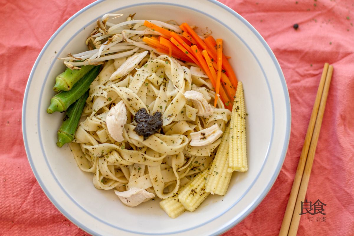 香椿雞絲拌麵｜清香古早味