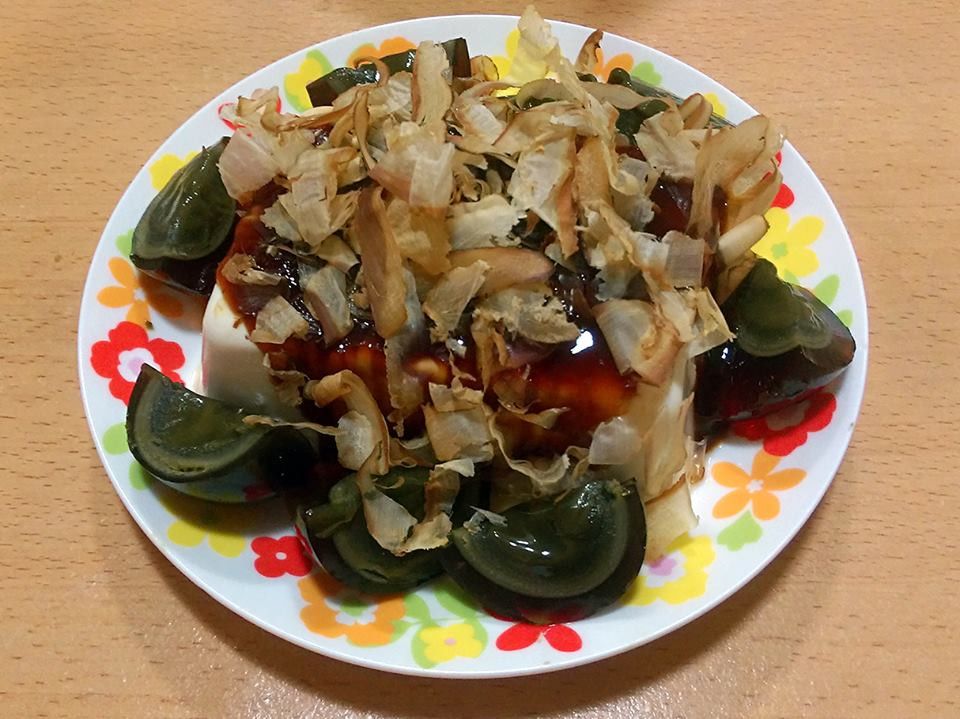 超簡單。涼拌皮蛋豆腐