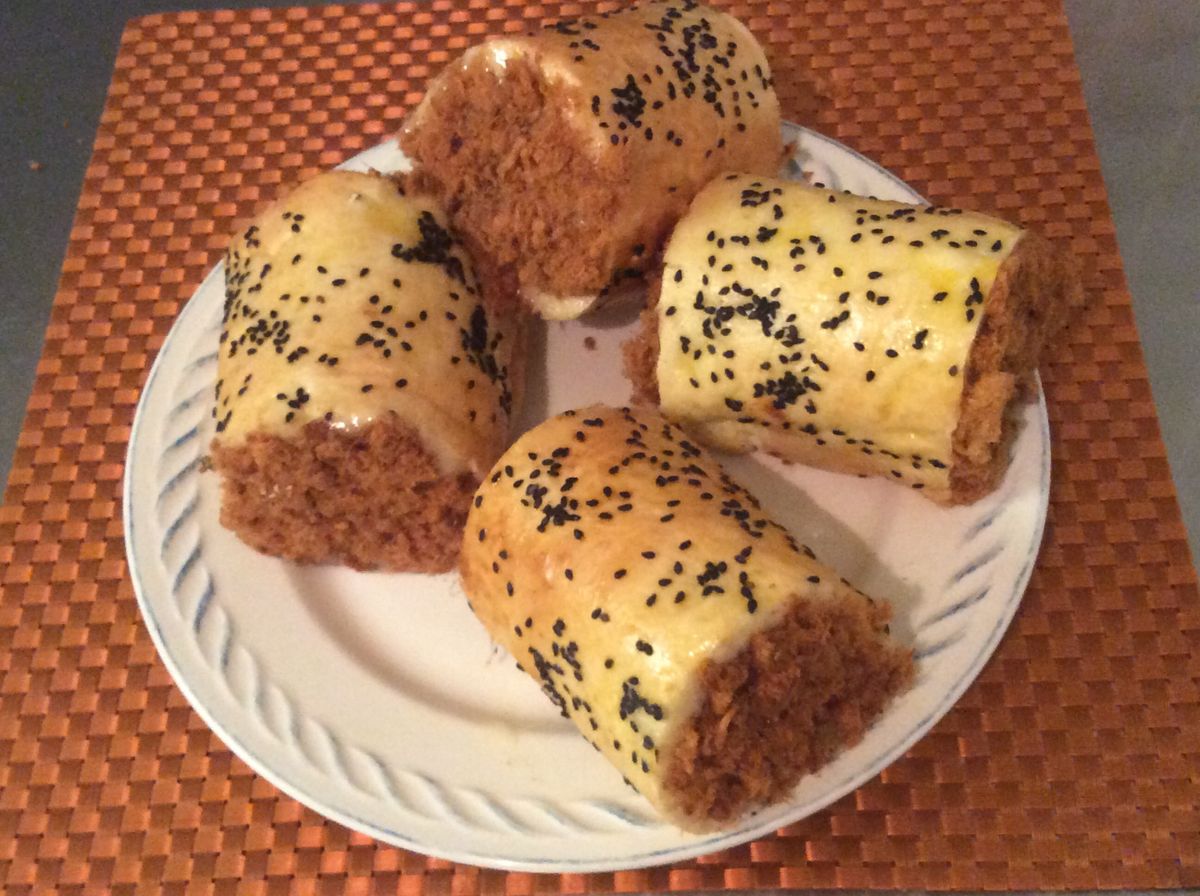 肉鬆麵包卷