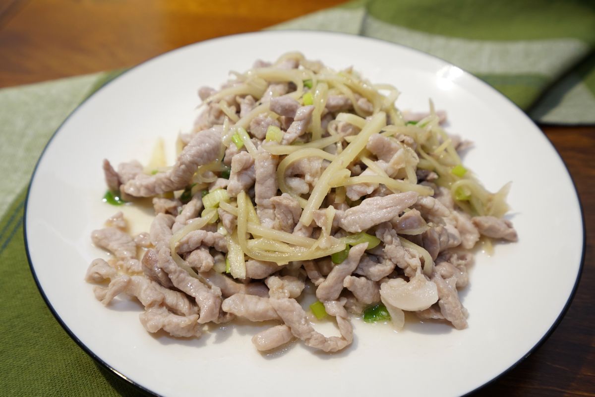 嫩薑炒肉絲。快速晚餐、簡易便當菜