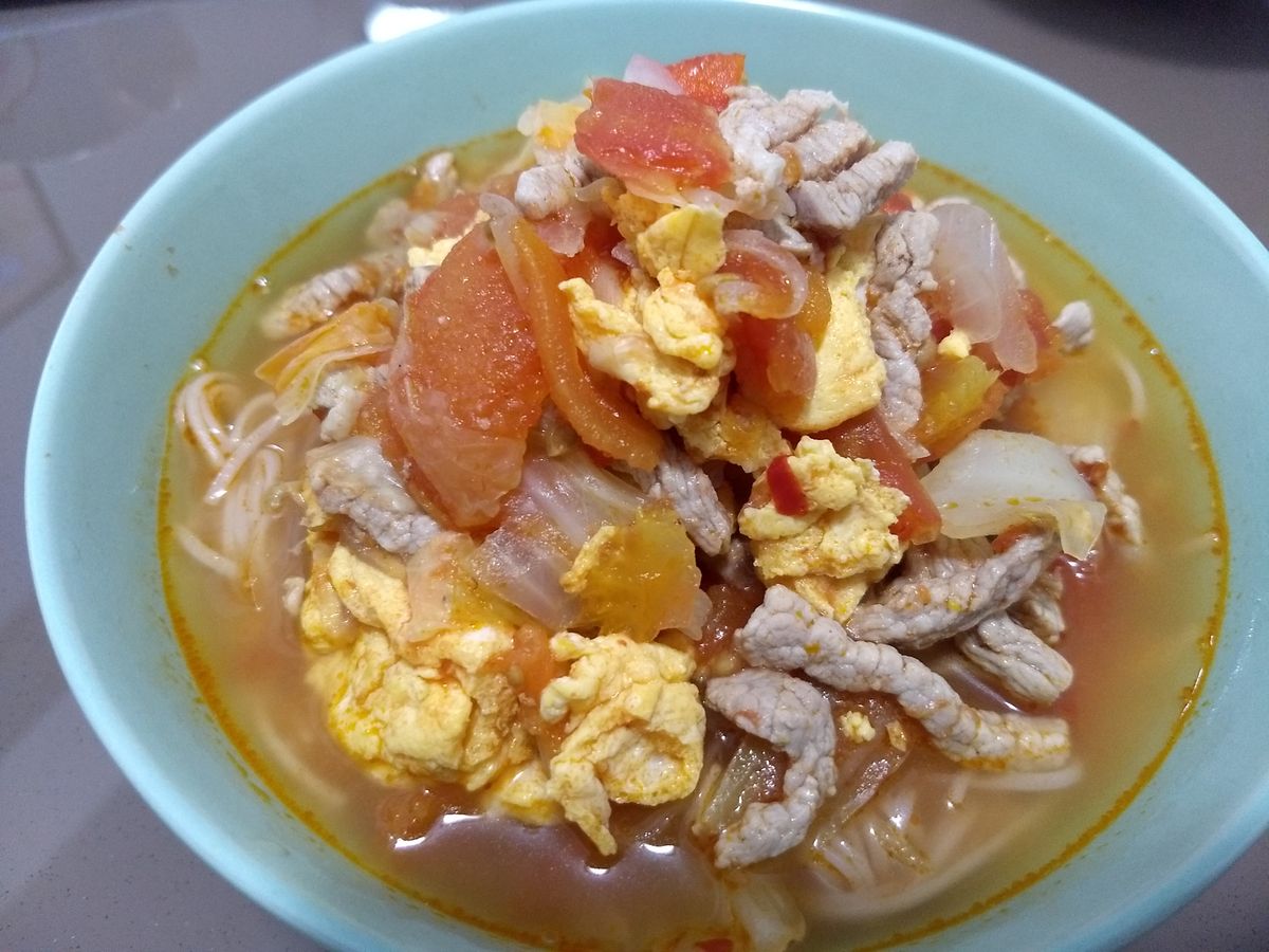 番茄肉絲雞蛋麵