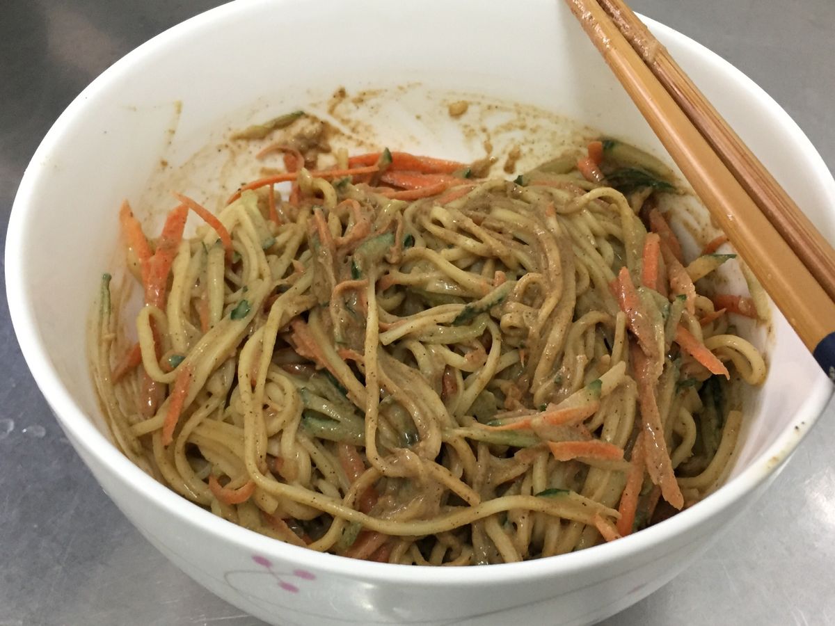 秘制蒜香麻醬麵