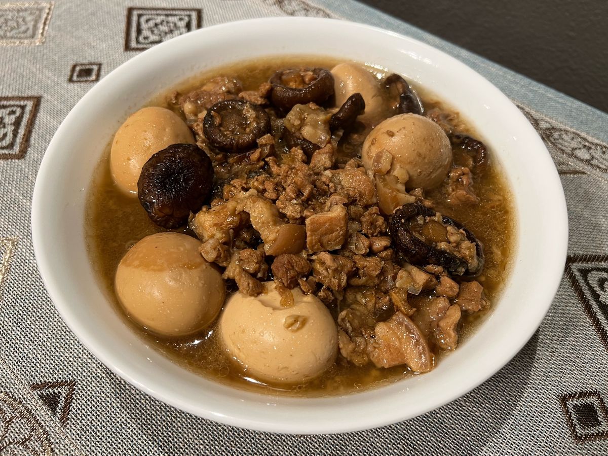 香菇滷肉飯 (Staub鑄鐵鍋)