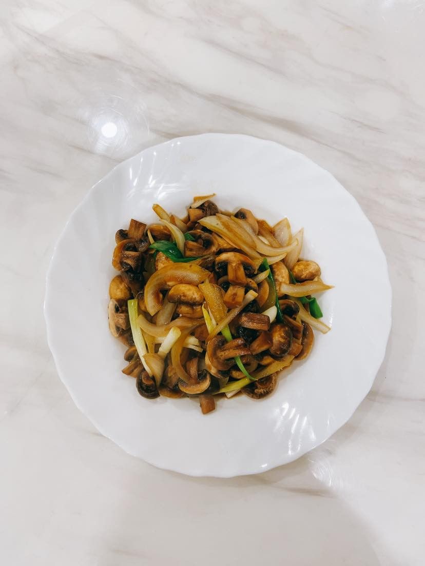 奶油洋蔥炒蘑菇