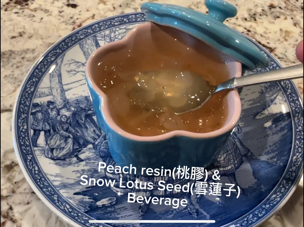 桃膠和雪蓮子甜品