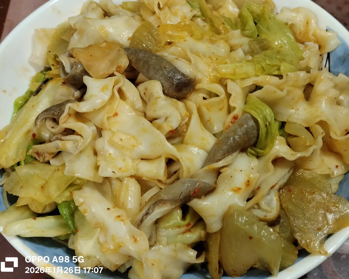 麻辣★酸菜肚絲★高麗菜炒麵 ~簡單隨手做