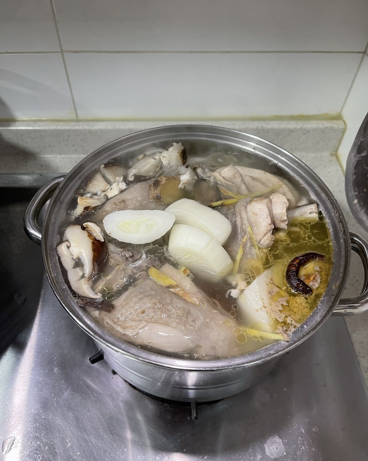 蘿蔔香菇雞湯😄