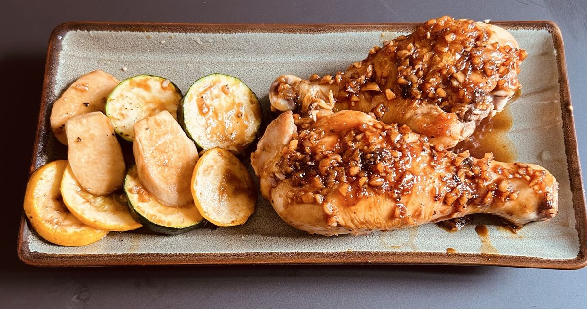 米酒蜂蜜照燒雞腿佐杏鮑菇櫛瓜