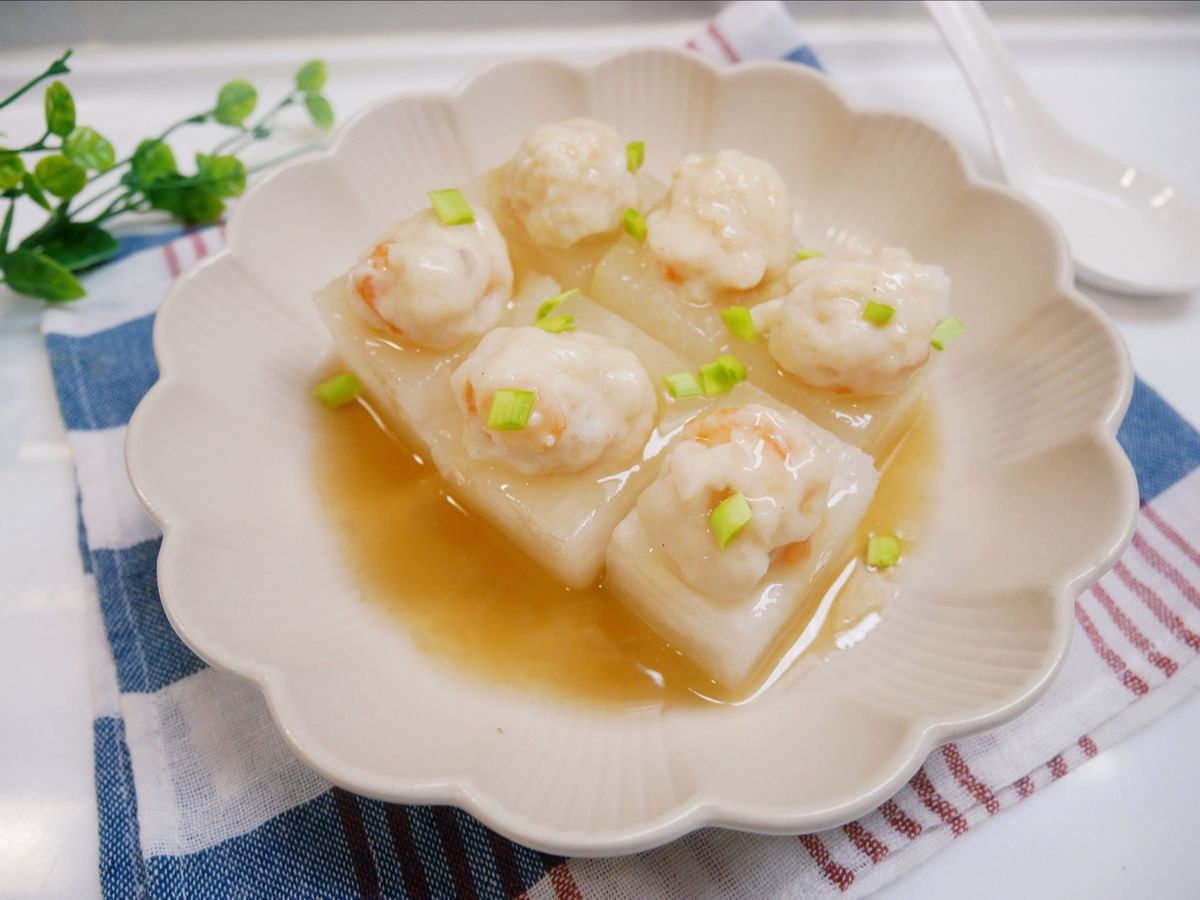 電鍋料理「冬瓜蒸蝦滑」鮮美又清爽。