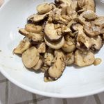 蒜香奶油炒菇