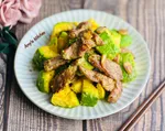 酪梨炒肉 / 有肉の涼拌菜