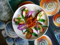 烏魚子蘋果芝麻菜佐榛果油醋