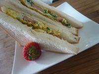 香腸蔥蛋三明治